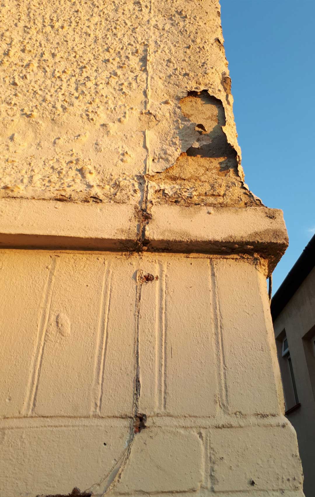 Reasons to Choose Us for Render Repair Services
